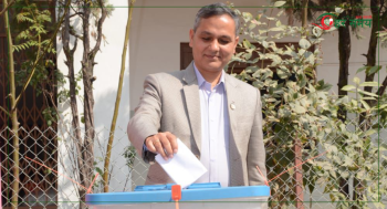 गृहमन्त्री अर्यालले गरे मतदान, देशभर शान्तिपूर्ण मतदान भइरहेको दाबी