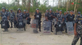 कोहलपुर– सुर्खेत १३२ केभी विद्युत् प्रसारण लाइन बिस्तार, स्थानीयको अवरोध रोक्न सुरक्षाकर्मी परिचालन