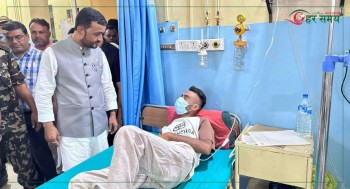 हैजा रोगीहरूको अवस्था बुझ्न मन्त्री यादव वीरगञ्जका विभिन्न अस्पतालमा 