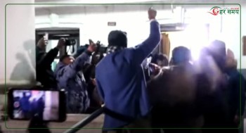 निर्वाचन प्रक्रिया बन्द गर्नुपर्ने माग गर्दै आयोगमा युवाहरुको प्रदर्शन