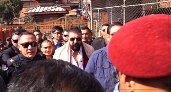  पशुपतिनाथ दर्शनपछि दिल्ली फर्किए सञ्जु