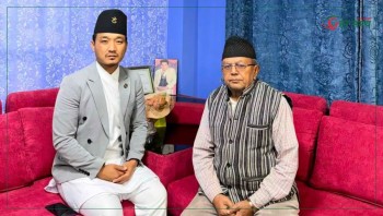 दुर्व्यवहारमा परेका वृद्धालाई भेट्न गृहमन्त्री सुधन गुरुङ उनकै निवास पुगे 