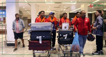 स्वदेश फर्किए भारतमा कास्य पदक जितेर कुस्ती खेलाडी सुरेश चुनारा