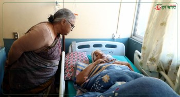 ‘जेनजी’ प्रदर्शनका घाइते सन्तोष बोहरासँग प्रधानमन्त्री कार्कीको भेट