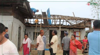 करेन्ट लागेर मृत्यु भएका उज्वलको घरमा छिमेकीले हालिदिए छानो, किरिया बस्ने ठाउँ पनि बनाइदिए