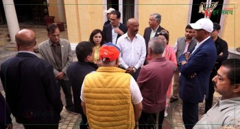 अध्यक्ष ढकालको टोलीले गरे उपेन्द्र महतोको क्षतिग्रस्त घरको अवलोकन