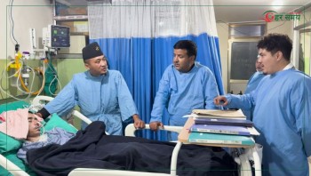 जेनजी घाइते भेट्न गृहमन्त्री गुरुङ पुगे केएमसी अस्पताल