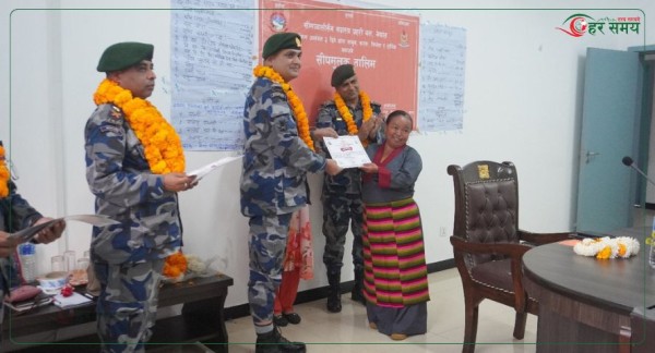 भोटेकोशीका महिलालाई सशस्त्रको सीपमुलक तालिम, स्वास्थ्य शिविरमा १८५ जनाको परीक्षण