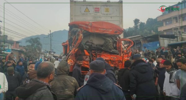 सात सवारीसाधन एकै ठाउँ ठोक्किएपछि...