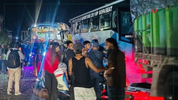 तीन वटा सवारी साधन ठोक्किँदा ३७ जना घाइते