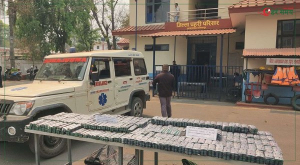 भारतीय एम्बुलेन्समा अवैध ट्रामाडोल क्याप्ससुल बरामद, चार पक्राउ