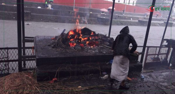 जेनजी आन्दोलनको क्रममा मृत्यु भएका चार युवाहरूको पशुपतिमा अन्त्येष्टि
