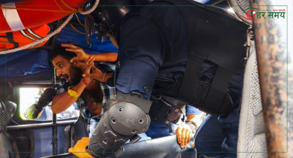 गोरखापत्र जलाउन खोज्दा काठमाडौंमा एक युवा पक्राउ (भिडियोसहित)