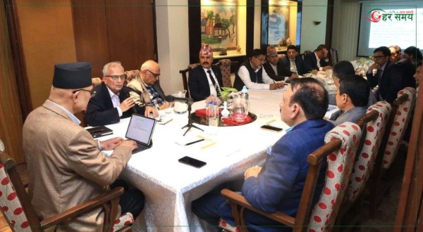 बजेटबारे पूर्व अर्थमन्त्रीहरूसँग परामर्श