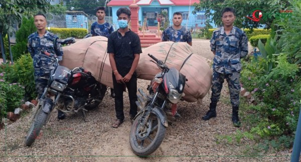 ५ लाख बढी मूल्यका भन्सार छलीको कपडा र मोटरसाइकलसहित रामकुमार पक्राउ