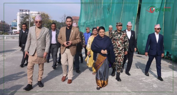 सिंहदरबारको अवलोकनमा पूर्वराष्ट्रपति भण्डारी