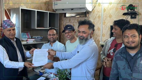 भृकुटी कागज कारखानाको व्यवस्थापन तथा श्रमिकहरूको बक्यौता तत्काल भुक्तानी गर्न प्रधानमन्त्रीलाई ज्ञापन