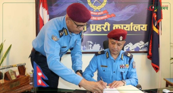 डिआइजी घिमिरेले सम्हाले कोशी प्रदेश प्रहरीको कमाण्ड