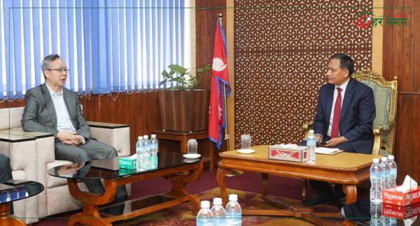 मन्त्री घिसिङ  र चिनियाँ  राजदूतबीच भेटवार्ता