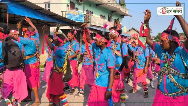 दसैँमा पनि रोकिएन सन्थाल समुदायको दासाई नृत्यको रौनक