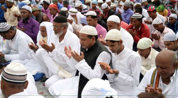 आज इद उल फित्र मनाउँदै इस्लाम धर्मावलम्बी, सरकारले दियो सार्वजनिक बिदा