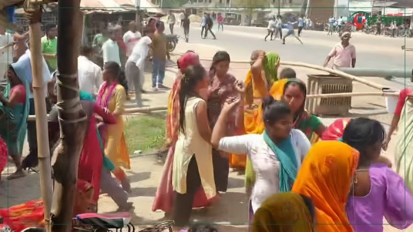 जनकपुरधाममा प्रहरी र स्थानीयबीच झडप, दर्जनौं राउण्ड अश्रुग्यास प्रहार
