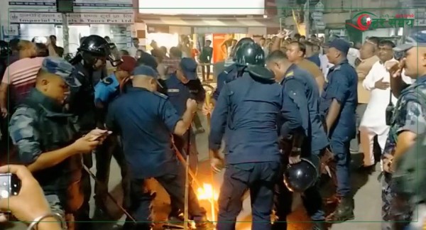 जसपा नेपालद्वारा जनकपुरधाममा प्रधानमन्त्रीको पुतला दहन (भिडियोसहित)