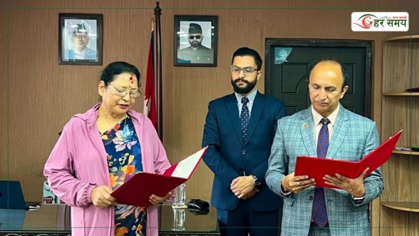 विश्वविद्यालय अनुदान आयोगका अध्यक्ष केसी र सचिव श्रेष्ठले लिए शपथ