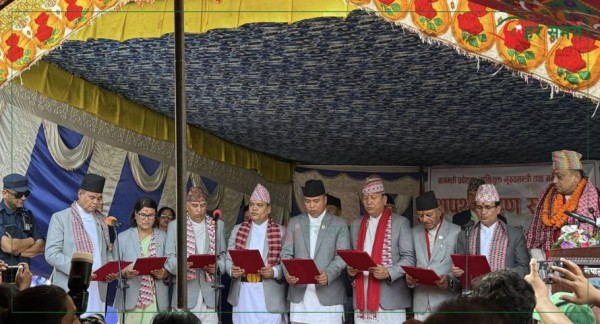 बागमतीका ८ मन्त्रीहरूले लिए पद तथा गोपनीयताको शपथ, कृष्णकुमार बने कान्छा मन्त्री