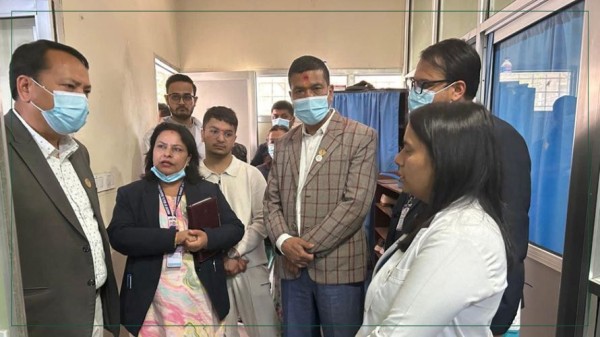 भक्तपुर अस्पतालको आकस्मिक अनुगमन: सेवामा सुधार वा कडाइ?