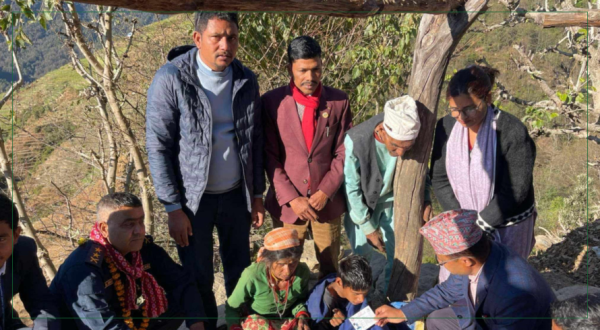 डोटीमा अपाङ्गता भएका व्यक्तिलाई घरमै नागरिकता