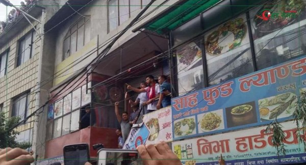 रवि लामिछानेलाई आन्दोलनकारीले कारागार मुक्त गराए