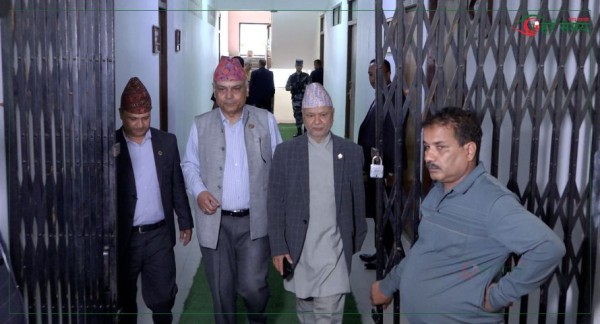 शिक्षा विधेयक पासगर्ने दबाबमा मन्त्री पन्त, कांग्रेस कार्यालयमै पुगेर छलफल