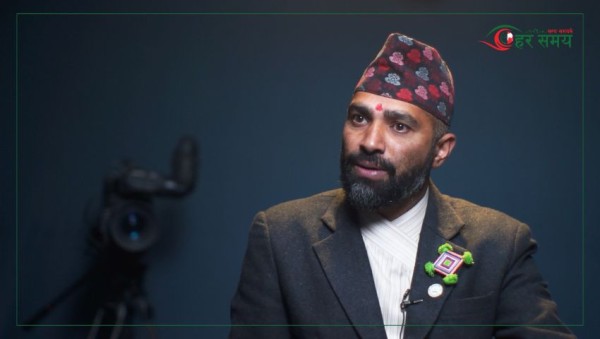 घरमा तुलसी रोपे क्रिसमस ट्रि बोकेर हिंड्नुपर्ने दिन आउँदैन् : राजानन्द माण्डब्य (भिडियोसहित)