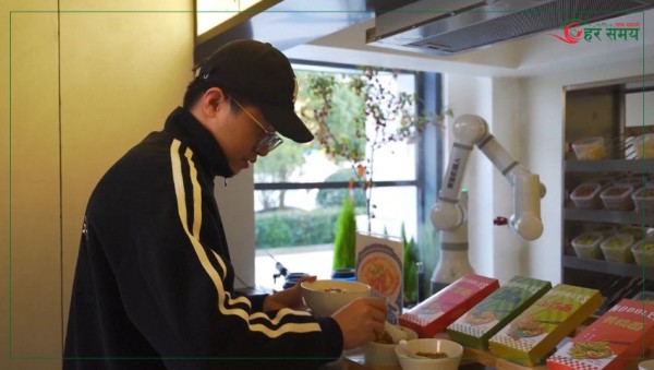 चीनले सुरु गर्यो एआईमा आधारित रोबोट रेस्टुरेन्ट