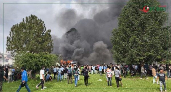 आन्दोलनकारीद्वारा संसदमा भवनमा आगजनी