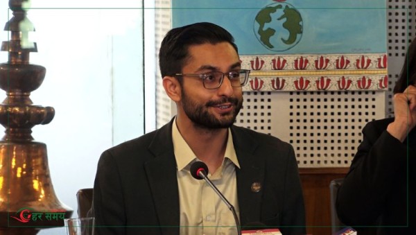 विद्यार्थीका सुझावका आधारमा पाठ्यक्रम परिमार्जन गर्छौं : शिक्षामन्त्री पोखरेल