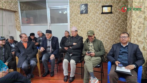 पार्टीमा देखिएको विवादबारे शेखरले गरे आफूनिकटका नेताहरुसँग छलफल