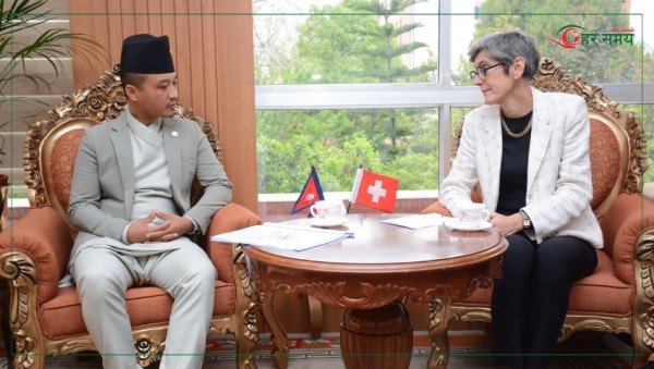 गृहमन्त्री गुरुङ र स्वीस राजदूत डेनिएल मैवलीबीच शिष्टाचार भेटघाट