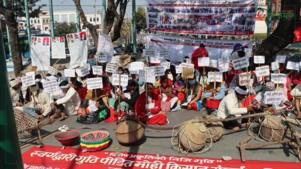 ‘मोही पूर्जाको हक सुनिश्चित गर’ भन्दै स्वर्गद्वारी गुठी पीडितको माइतीघरमा प्रदर्शन (फोटोहरू)
