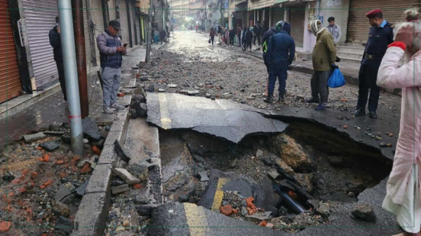  थापाथलीमा मेलम्चीको पाइप फुट्यो