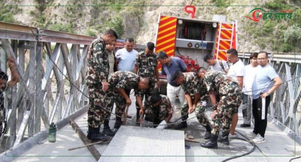 नेपाली सेनाले सुरु गर्यो खुर्कोट बेलीब्रिजको मर्मत कार्य