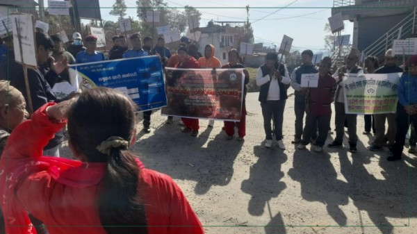 नवलपुरमा वन डढेलो सचेतना सप्ताह: डढेलो लगाएको कारण जलवायु परिवर्तन भएको अध्यक्ष नेपालको भनाइ
