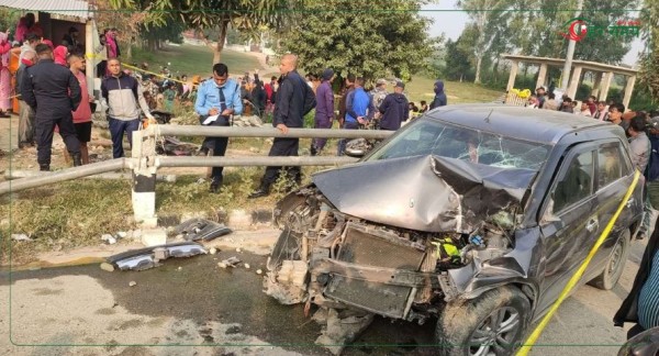 धनुषामा कारको ठक्करबाट श्रीमतीको मृत्यु, श्रीमान घाइते