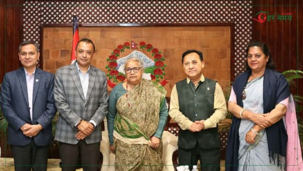 प्रधानमन्त्रीसँग कांग्रेस नेताहरूको भेट