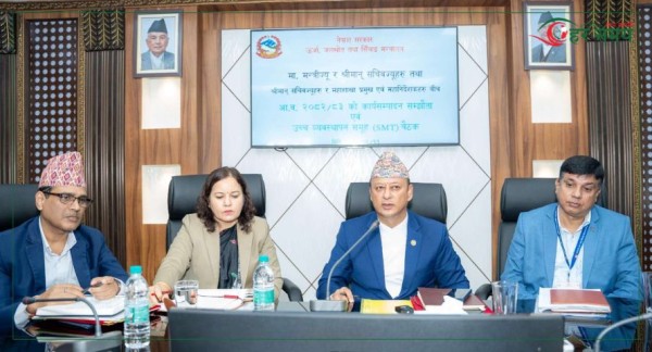 ऊर्जा मन्त्री र तीन सचिवबिच कार्यसम्पादन सम्झौता, शतप्रतिशत नतिजा हासिल गर्न मन्त्री खड्काको निर्देशन