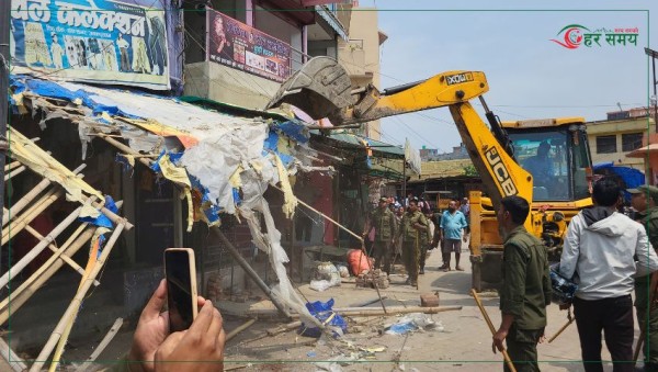 गंगा सागर पोखरी नजिक चल्यो बुलडोजर