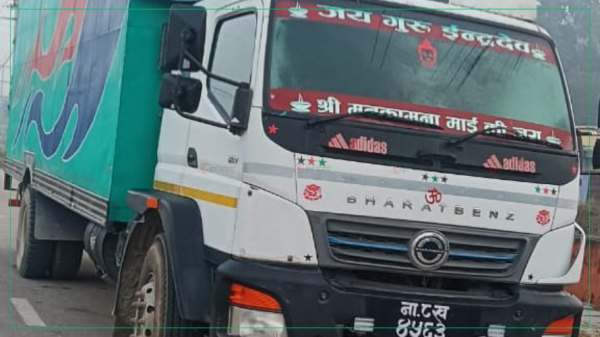 तस्करीको आशंकामा ६५ लाखको सामान बोकेको ट्रक बारा प्रहरीको नियन्त्रणमा