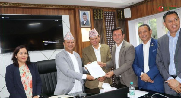 इप्पानको टोलीसँग ऊर्जामन्त्री खड्काले भने :‘ऊर्जा क्षेत्रको समस्या समाधानमा सरकार प्रतिबद्ध छ’