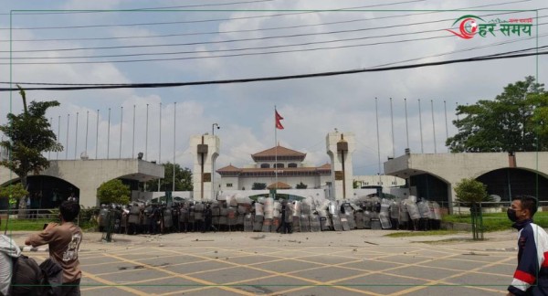 सिंहदरबार, प्रधानमन्त्री कार्यालय र राष्ट्रपति भवन परिसरमा समेत कर्फ्यू